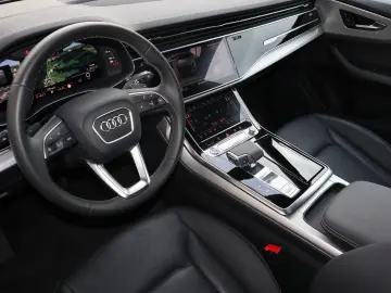 AUDI Q8 55 TFSI qu S-Line