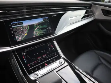 AUDI Q8 55 TFSI qu S-Line