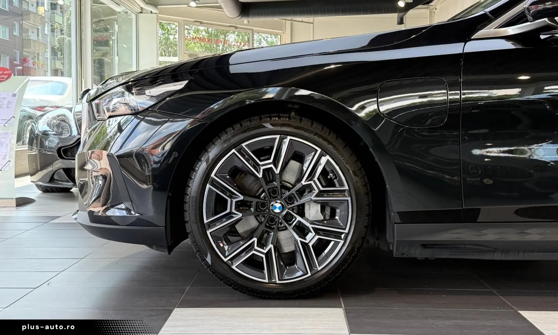 550 e xDrive Pano H&K Sitzbelüftung Iconic Glow