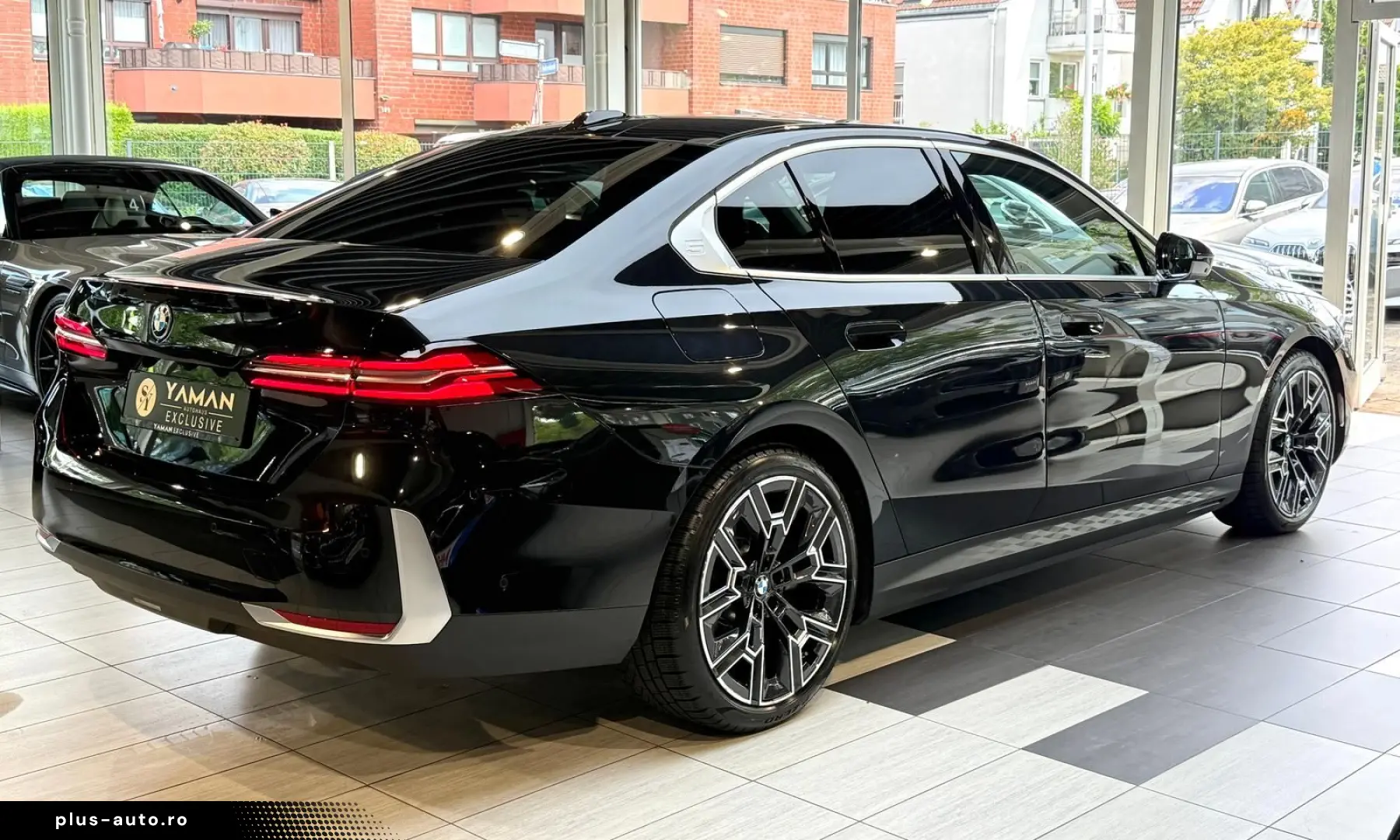 550 e xDrive Pano H&K Sitzbelüftung Iconic Glow