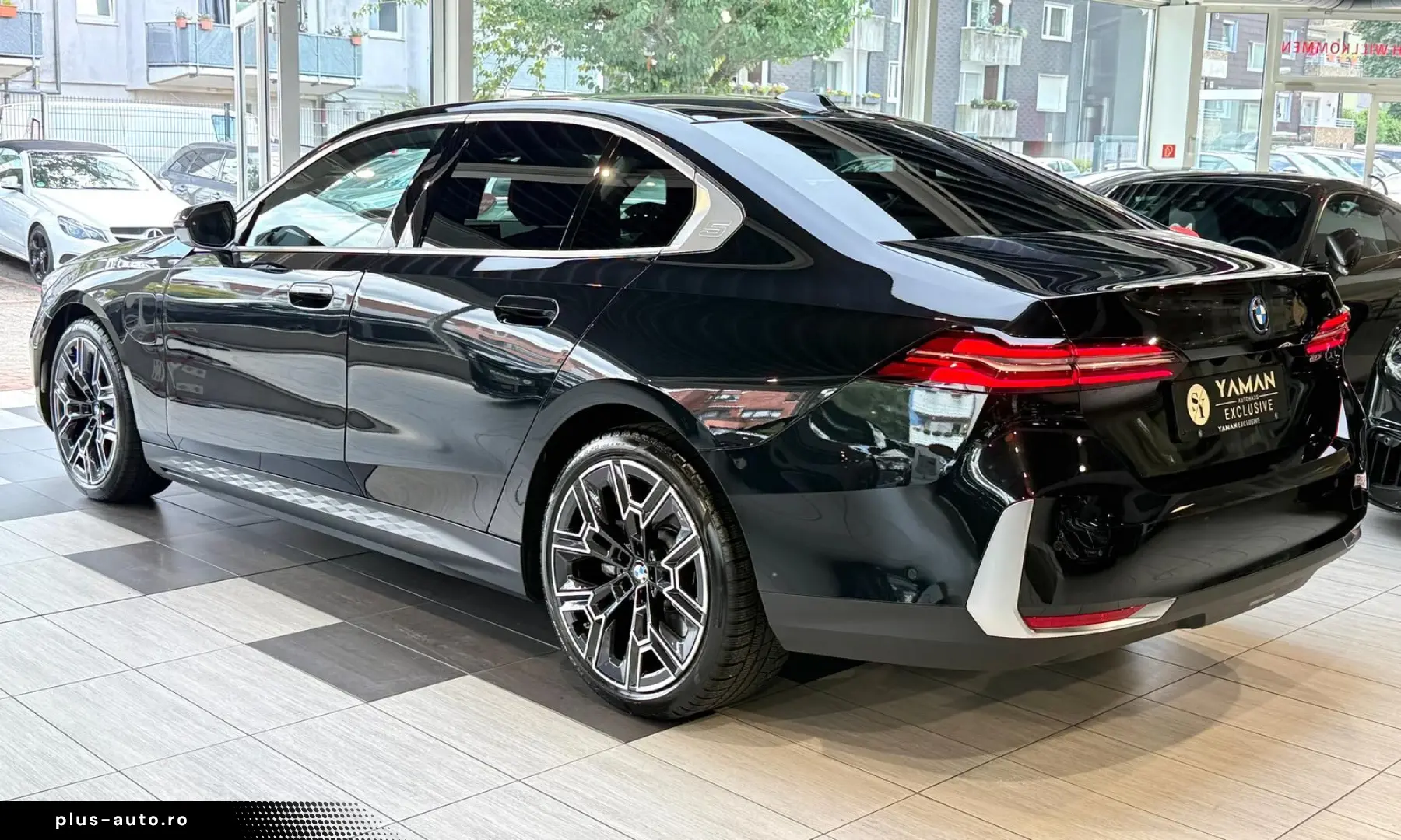 550 e xDrive Pano H&K Sitzbelüftung Iconic Glow