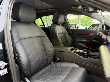 550 e xDrive Pano H&K Sitzbelüftung Iconic Glow