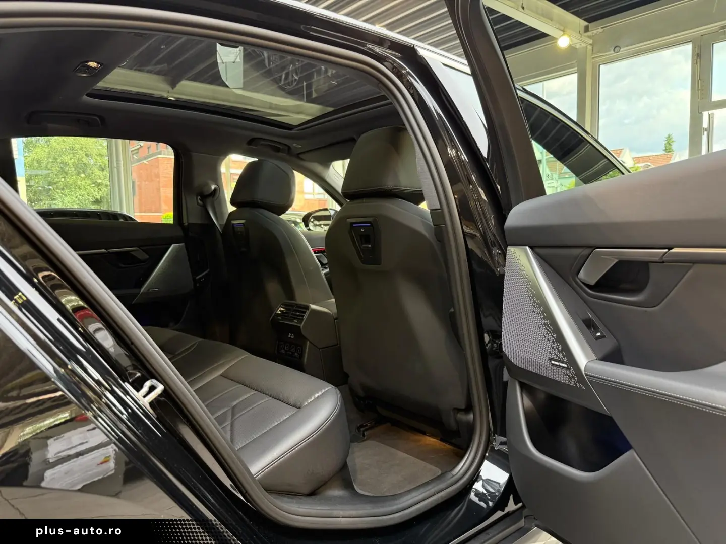 550 e xDrive Pano H&K Sitzbelüftung Iconic Glow