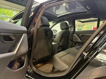 550 e xDrive Pano H&K Sitzbelüftung Iconic Glow