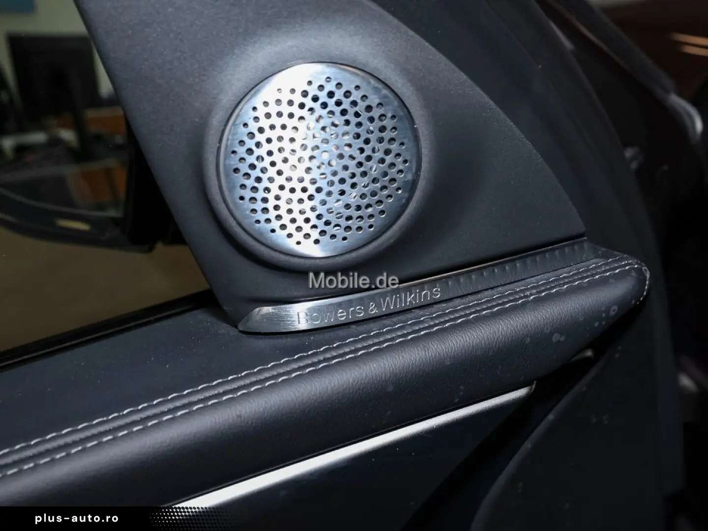 XM 4.4 Label Red Individual Lila UPE 220TEuro