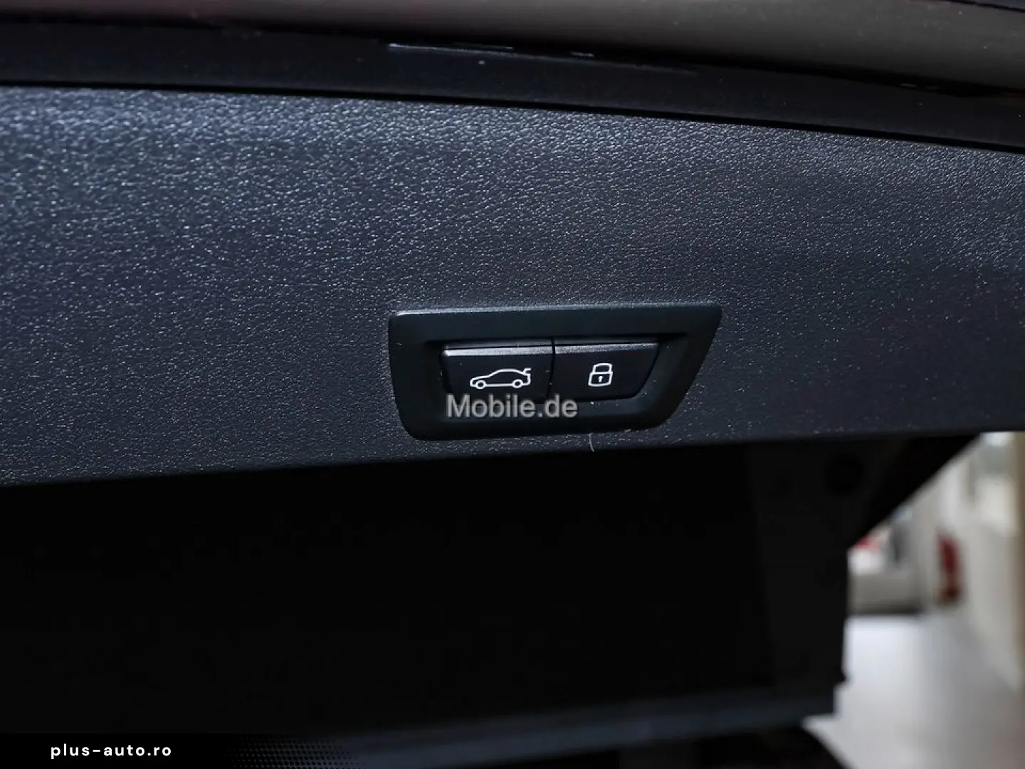 XM 4.4 Label Red Individual Lila UPE 220TEuro