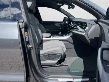 Q8 55 TFSI e Quattro S-Line