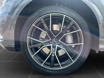 Q8 55 TFSI e Quattro S-Line