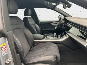 Q8 TFSI e 55 e quattro S line HeadUp Tour Matrix