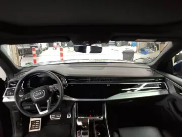 Q8 55 TFSI e quattro S line Pano HuD 360  AHK