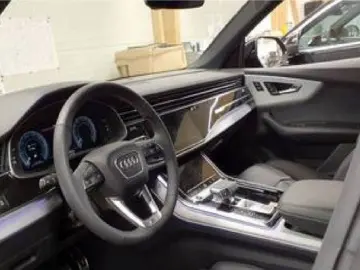 Q8 55 TFSI e quattro tiptronic S-Line MATRIX AHK