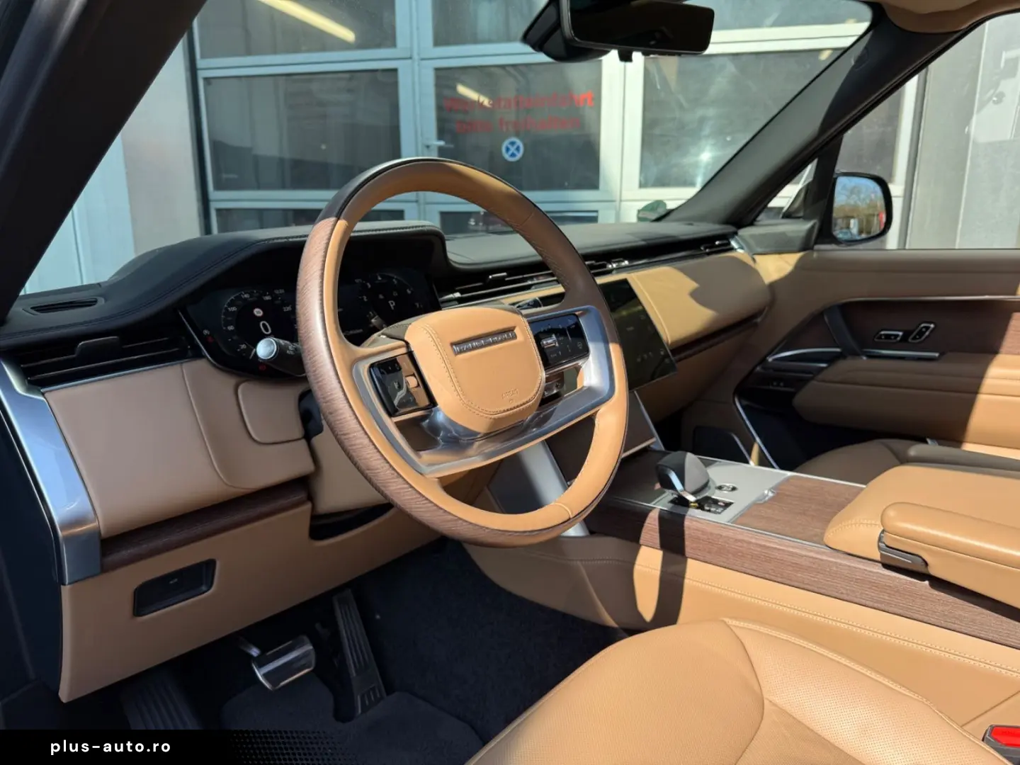 Range Rover LWB AUTOBIOGRAPHY