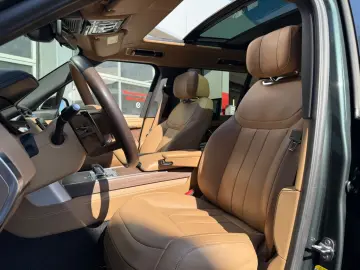 Range Rover LWB AUTOBIOGRAPHY