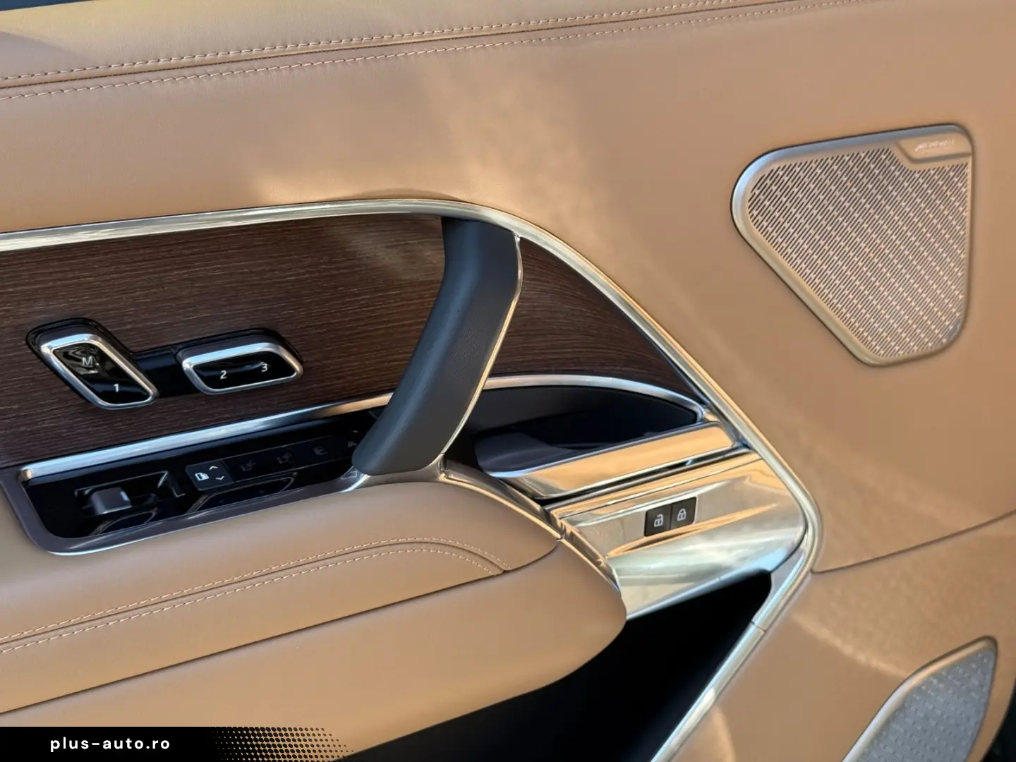 Range Rover LWB AUTOBIOGRAPHY