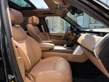 Range Rover LWB AUTOBIOGRAPHY