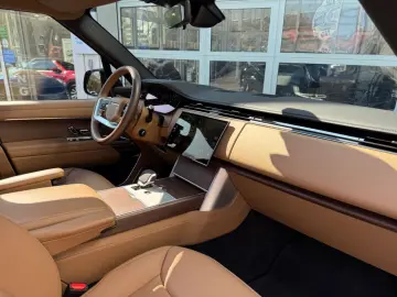 Range Rover LWB AUTOBIOGRAPHY