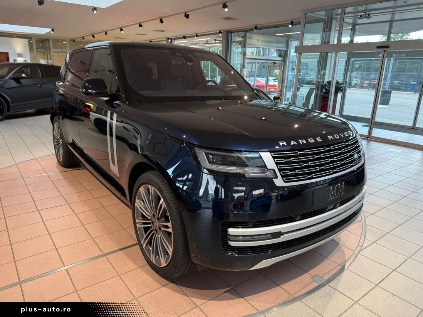 Range Rover P 530 LWB Autobiography