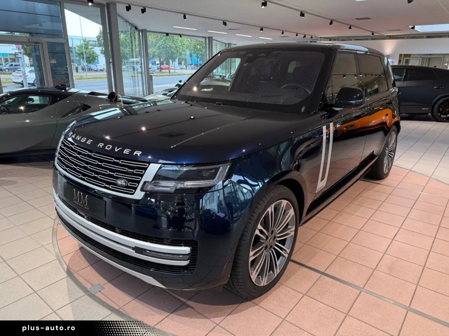 Range Rover P 530 LWB Autobiography