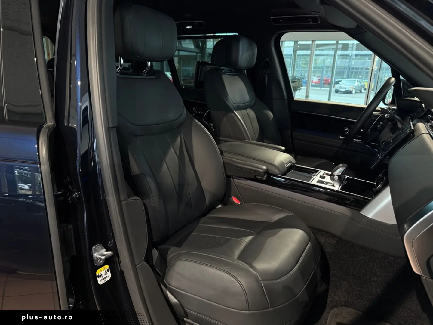 Range Rover P 530 LWB Autobiography