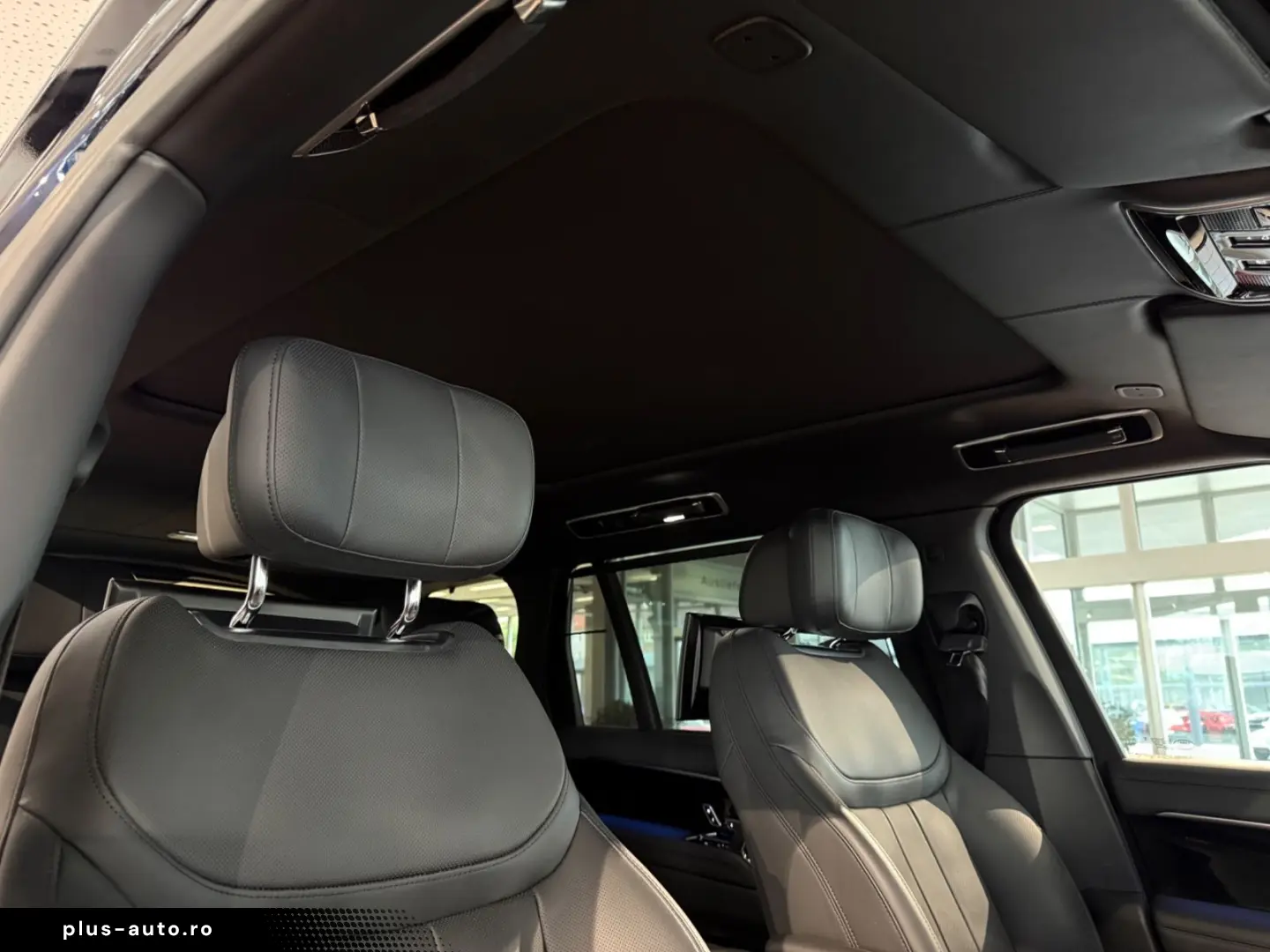 Range Rover P 530 LWB Autobiography