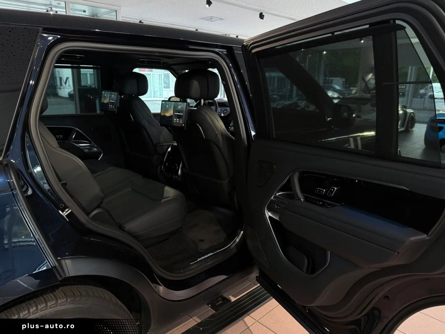 Range Rover P 530 LWB Autobiography