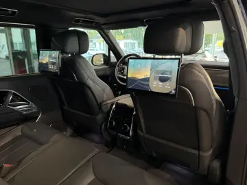 Range Rover P 530 LWB Autobiography