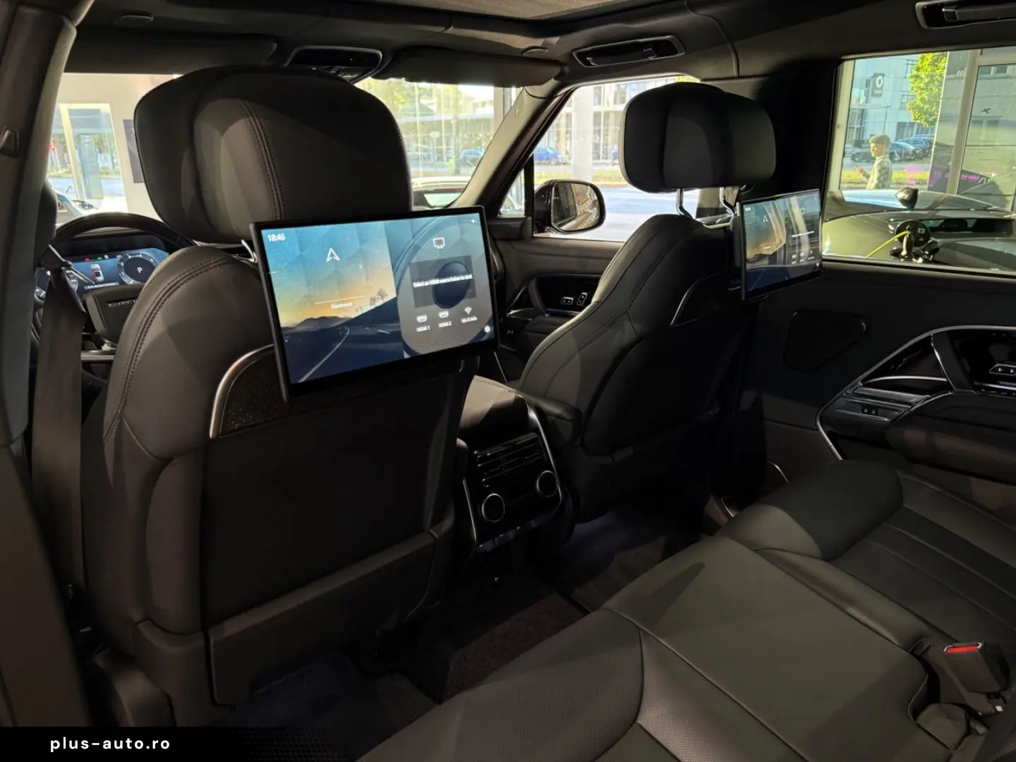 Range Rover P 530 LWB Autobiography