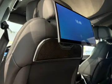 Range Rover P 530 LWB Autobiography