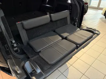 Range Rover P 530 LWB Autobiography