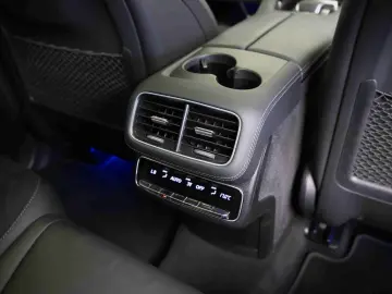 GLS 63 AMG 4M  Pano HUD STH AHK 4xSitzklima 23