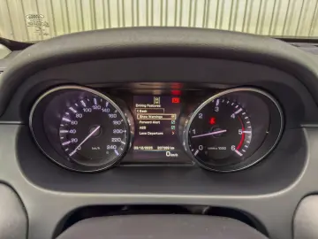 Land-Rover Discovery-Sport