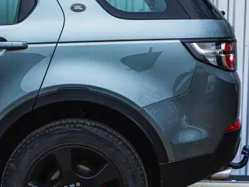 Land-Rover Discovery-Sport