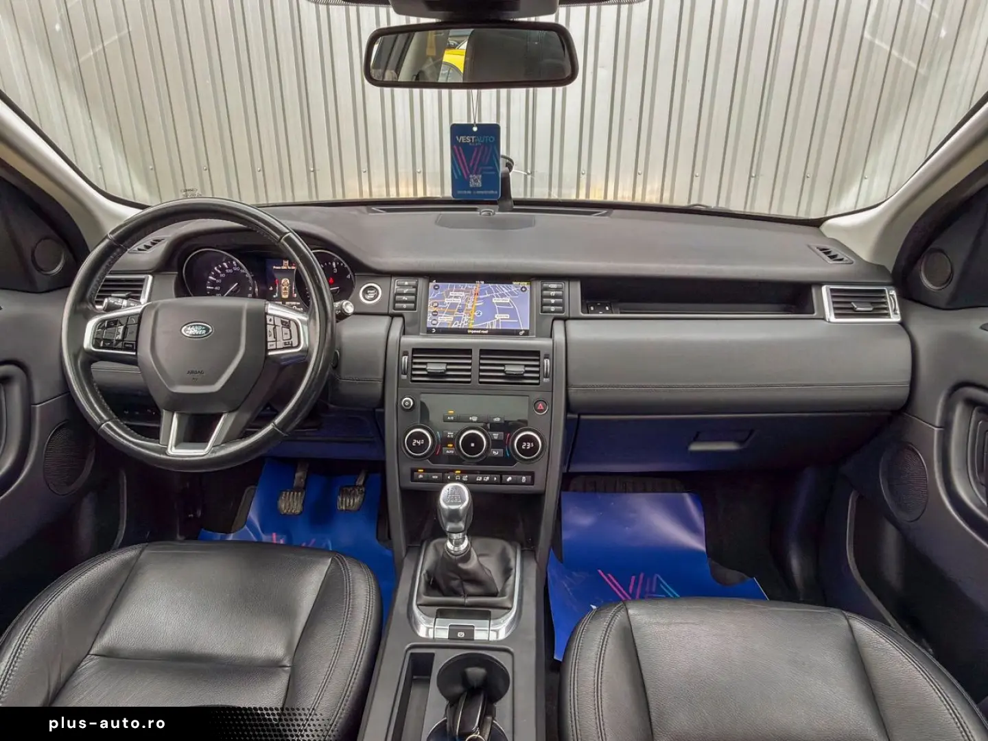 Land-Rover Discovery-Sport