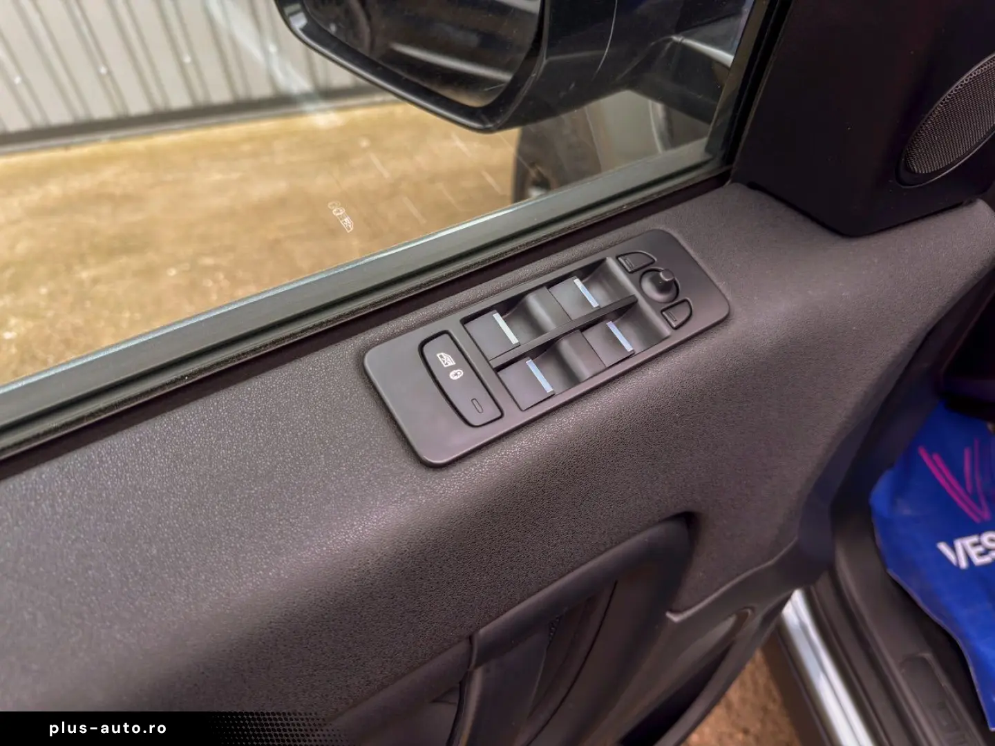 Land-Rover Discovery-Sport