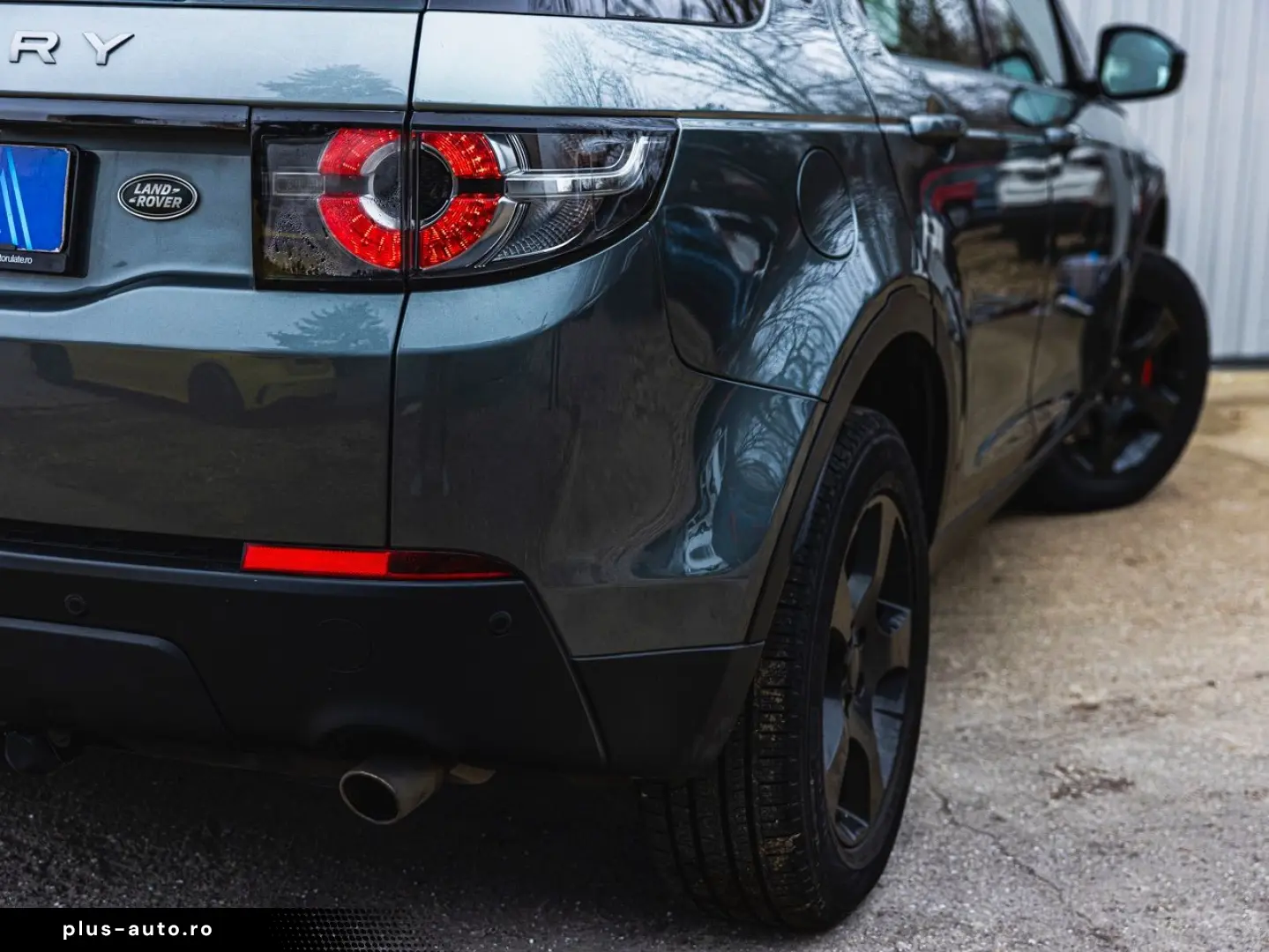 Land-Rover Discovery-Sport