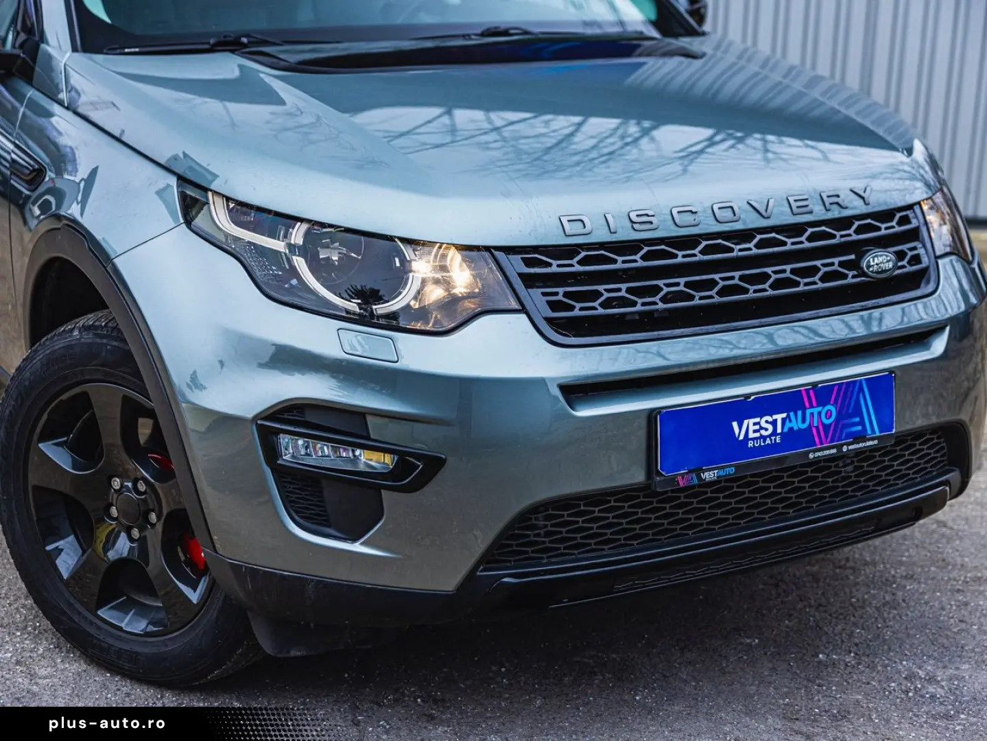 Land-Rover Discovery-Sport