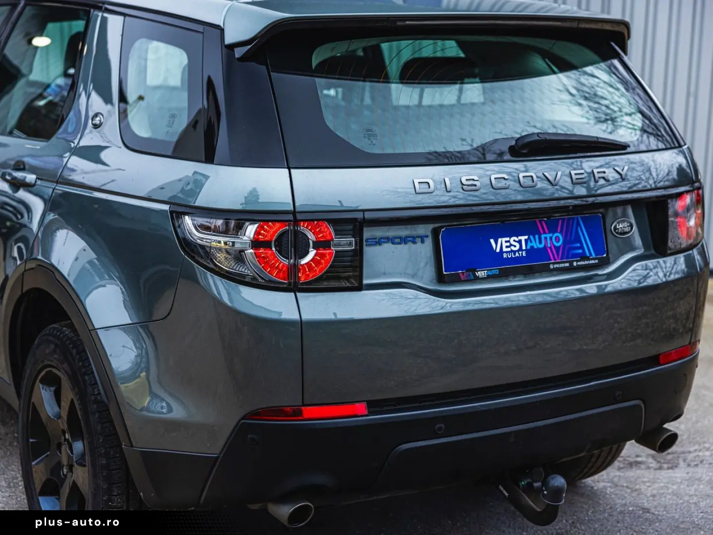 Land-Rover Discovery-Sport