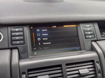 Land-Rover Discovery-Sport