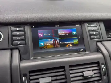 Land-Rover Discovery-Sport