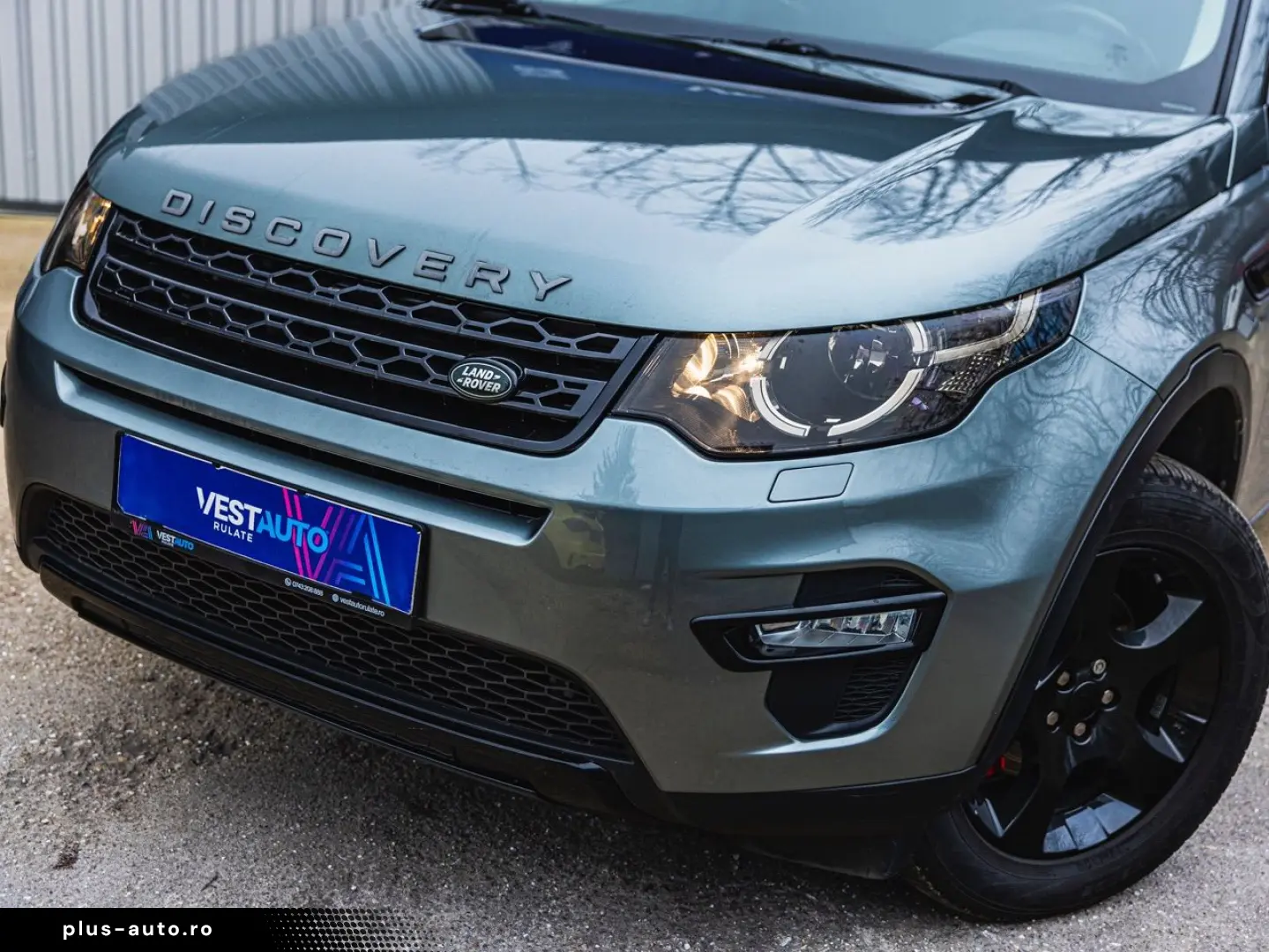 Land-Rover Discovery-Sport