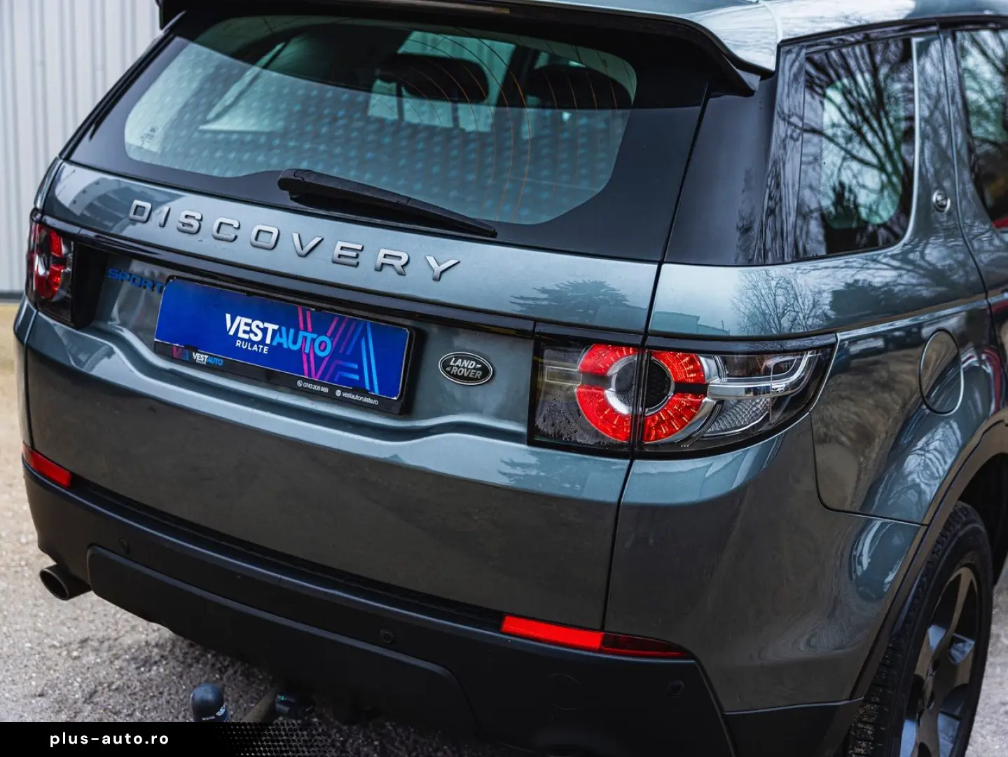 Land-Rover Discovery-Sport