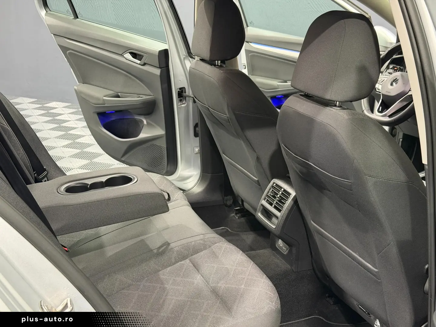 VW Golf Variant 2.0 TDI SCR DSG Life Kombi