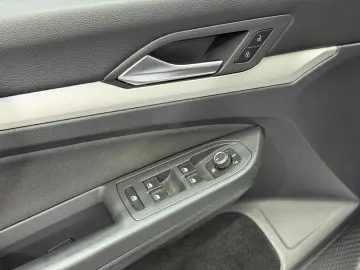 VW Golf Variant 2.0 TDI SCR DSG Life Kombi