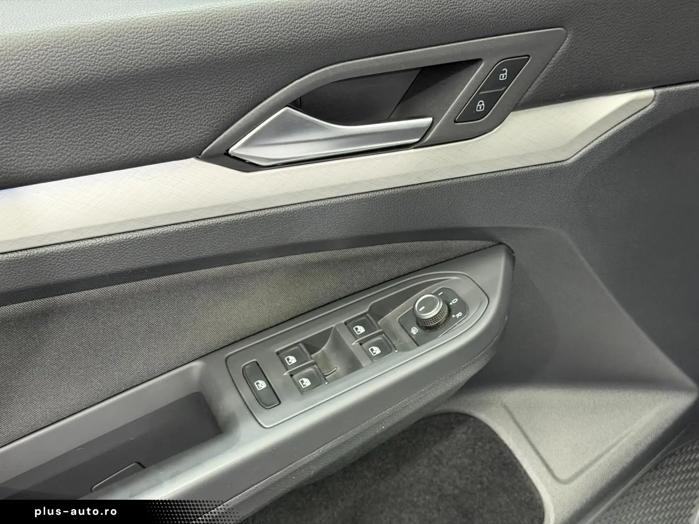 VW Golf Variant 2.0 TDI SCR DSG Life Kombi