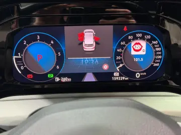 VW Golf Variant 2.0 TDI SCR DSG Life Kombi