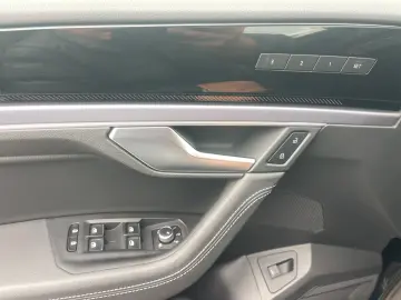 VW Touareg R-Line V6 TDI