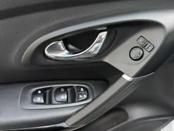 Renault Kadjar 1.5 diesel alb PERLAT