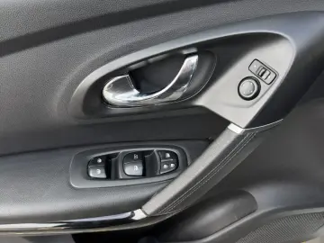 Renault Kadjar 1.5 diesel alb PERLAT