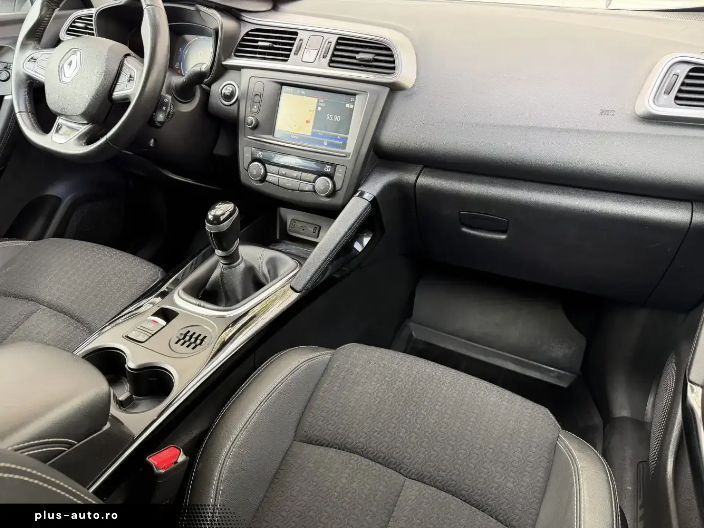 Renault Kadjar 1.5 diesel alb PERLAT