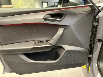 Cupra Leon Sportstourer  Pano Beats Camera Memorii